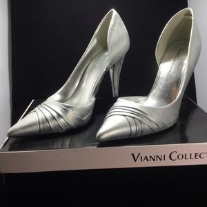 Silver Vianni collection heels size 7